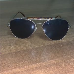 Aviator Foster Grant women’s sunglasses